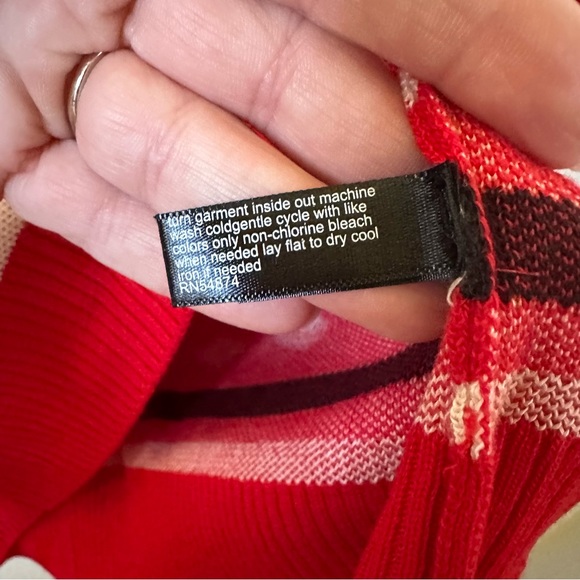 The Limited Sweater Red Black Sz M NWT - Picture 7 of 8